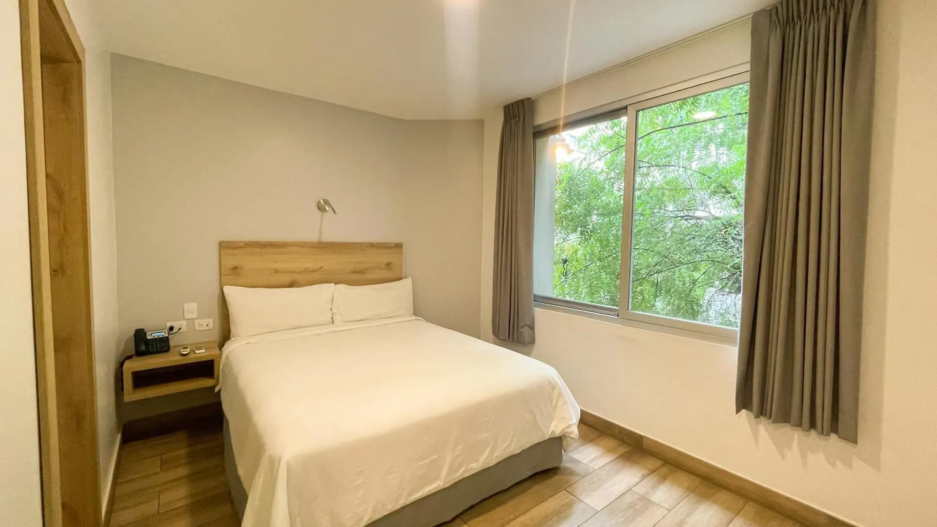The Park Hotel Guayaquil 3*,
